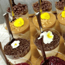 Foto de Postre de milo, chocolate y crujientes