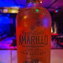 Foto de BOTELLA DE AGUARDIENTE AMARILLO