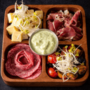 Foto de QUESOS & FIAMBRES 2p