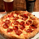 Foto de 2 CERVEZAS CORONA O INDIO Y PIZZA PEPERONI