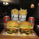 Foto de 2 Burger Rufino Americanas + 2 bebidas de 500cc 