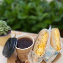 Foto de Promo ciabatta con huevo revuelto + americano 