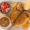 Foto de Dorada Frita con Patacon y Menestra