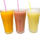 Foto de Jugos naturales frutas disponible: Mandarina, Naranja, Durasno, Maracuya, Anana, Frutilla y Arandano