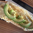 Foto de TOSTADA TORTILLA FRANCESA Y AGUACATE