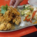 Foto de Pollo Frito con salsa tai y salteado de verduras al Wok
