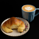 Foto de Cafe en jarrito + 1 medialuna ó 1 churro (SOLO PARA CONSUMUNO EN EL LOCAL)