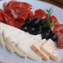 Foto de Plato de carnes frias & quesos