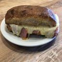 Foto de FOCACCIA JAMON Y QUESO