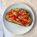 Foto de AVOCADO CON QUESO CREMA Y TOMATE