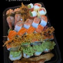 Foto de 24 piezas premium + 2 ebi crunch 