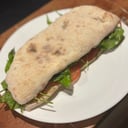 Foto de BURRATA, TOMATE Y RÚCULA