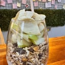 Foto de yogurt con granola y fruta
