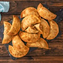 Foto de empanada de carne,pollo o mixta