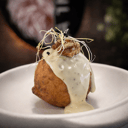 Foto de BOMBA DE BONIATO CON CORAZÓN DE QUESO