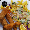 Foto de pollito crujiente con papas fritas