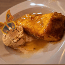 Foto de Torrija de pan brioche con helado de canela y toffee