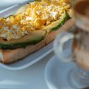 Foto de Tostón de palta y huevo