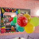 Foto de Decoracion boutique de 8 globos con feston de cumpleaños