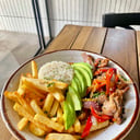 Foto de Salteado de res y pollo