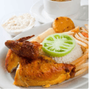 Foto de Bandeja con pollo asado y frijol