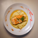 Foto de SALMÓN DOS ACOMPAÑAMIENTOS