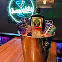 Foto de Jagermeister 700 ml + 6 Red Bull