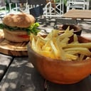 Foto de PROMO HAMBURGUESA + PAPAS RUSTICAS