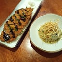 Foto de MILANESA ESTILO NIKKEI CON ARROZ ORIENTAL