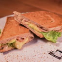 Foto de SANDWICH DE PAVO Y JAMÓN 