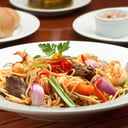 Foto de TALLARIN SALTADO TRES SABORES