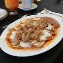 Foto de Chilaquiles con Pata de Res
