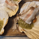 Foto de Vieiras XXL a la brasa con salsa verde mexicana y velo de panceta -4 unids-
