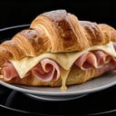 Foto de Croissant de jamón y queso