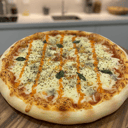 Foto de Pizza 4 queso con borda rellena