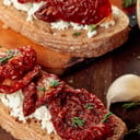 Foto de • BRUSCHETTAS - TOMATE SECO