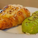 Foto de Croissant Panceta, queso, huevo y cebolla