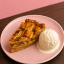 Foto de Tarta de manzana nuez caliente con helado de vainilla