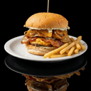 Foto de Crispy Burger + Papa frita