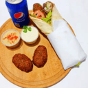 Foto de Combo Shawarma Mixto a eleccion+  hummus chico +2 Falafel +Salsa de ajo +Bebida de 334ml