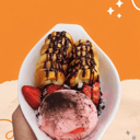 Foto de DONITAS CUBIERTAS EN CHOCOLOTE + HELADO