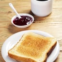 Foto de Combo 8: 1 cafe expresó mediano + 3 tostadas + mermelada