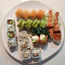 Foto de COMBO AUSTRAL (SALMON Y LANGOSTINOS) 20 UNI