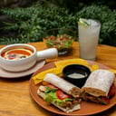 Foto de Lunch Combo (martes a viernes)