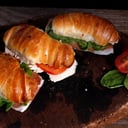 Foto de Locatelis (queso y tomate)