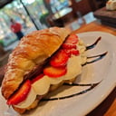 Foto de CROISSANT DE NUTELA Y FRUTILLA