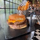 Foto de DOBLE CHEESE BURGER