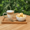 Foto de Combo 2: Café con leche / Té con leche + Porción de chipá