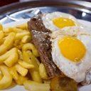 Foto de Bife a la plancha con huevo, acompaña papá frita o ensalada