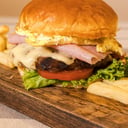Foto de 2 hamburguesas carne